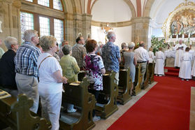 Nachfeier des Mährisch-Neustädter Wachsstockfestes an der Weingartenkapelle (Foto: Karl-Franz Thiede)